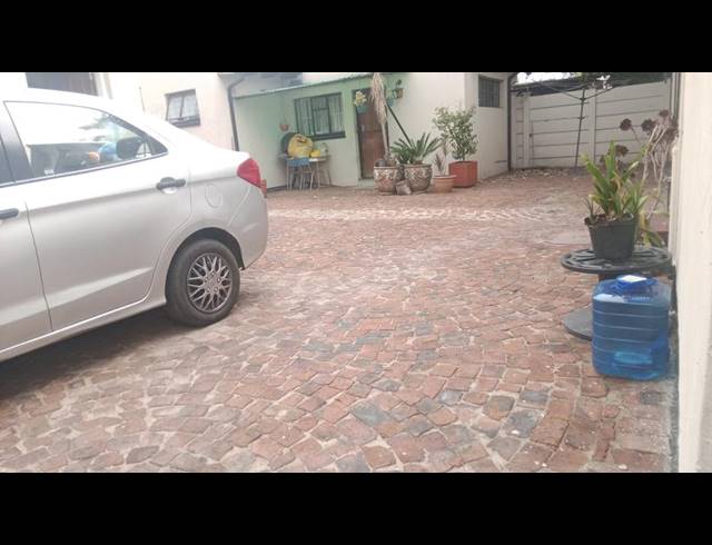 3 BEDROOM HOUSE FOR SALE IN KENSINGTON